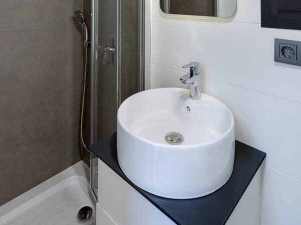 Alto House Mo.5 400 – Kompaktes Tiny House auf Rädern