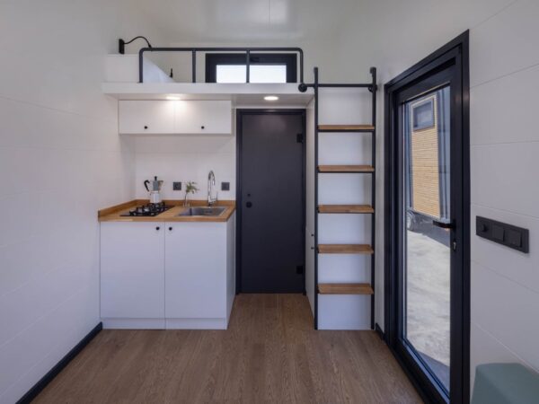 Alto House Mo.5 400 – Kompaktes Tiny House auf Rädern